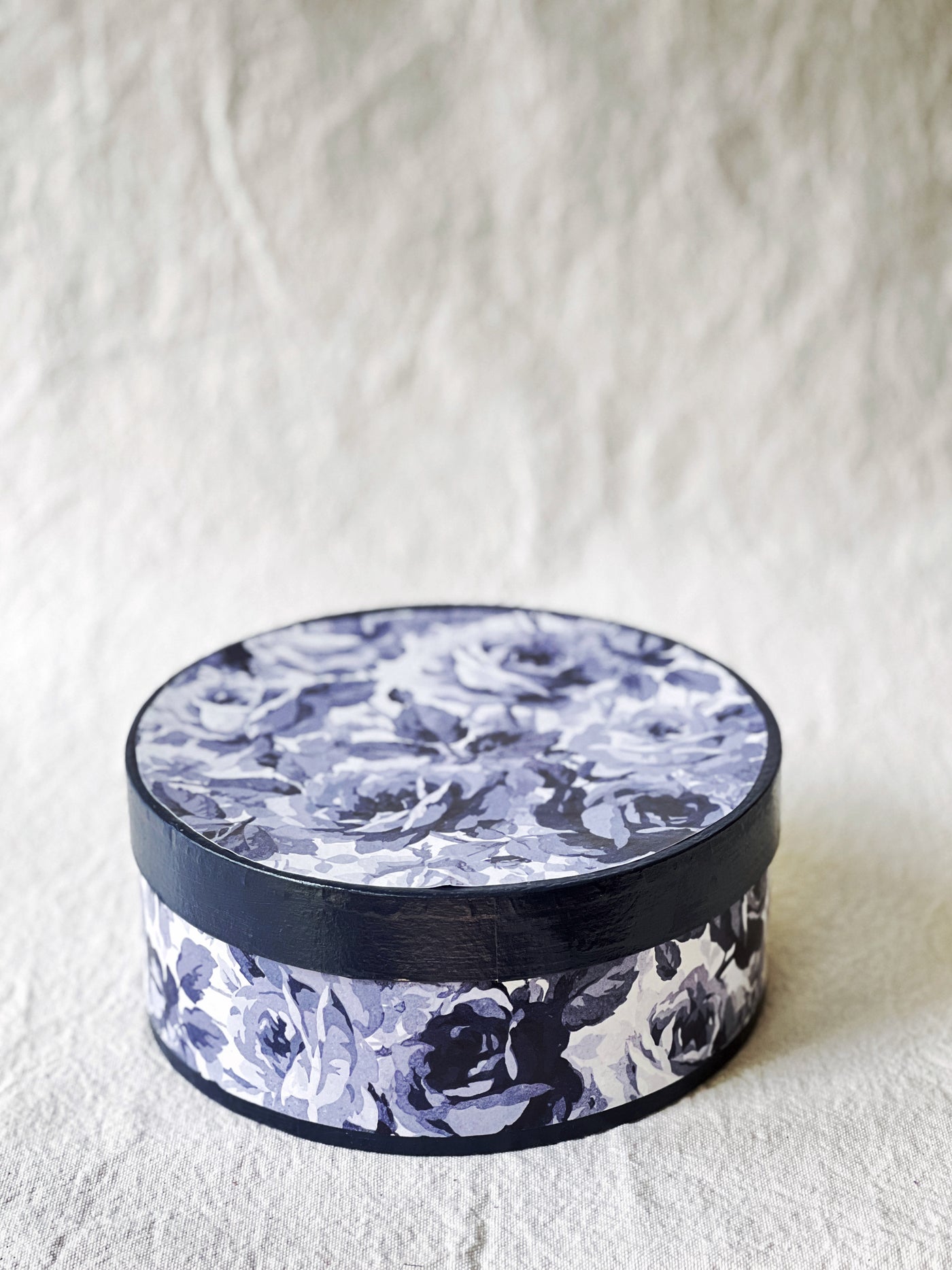 Readymade Blue Roses 8" Cookie Box