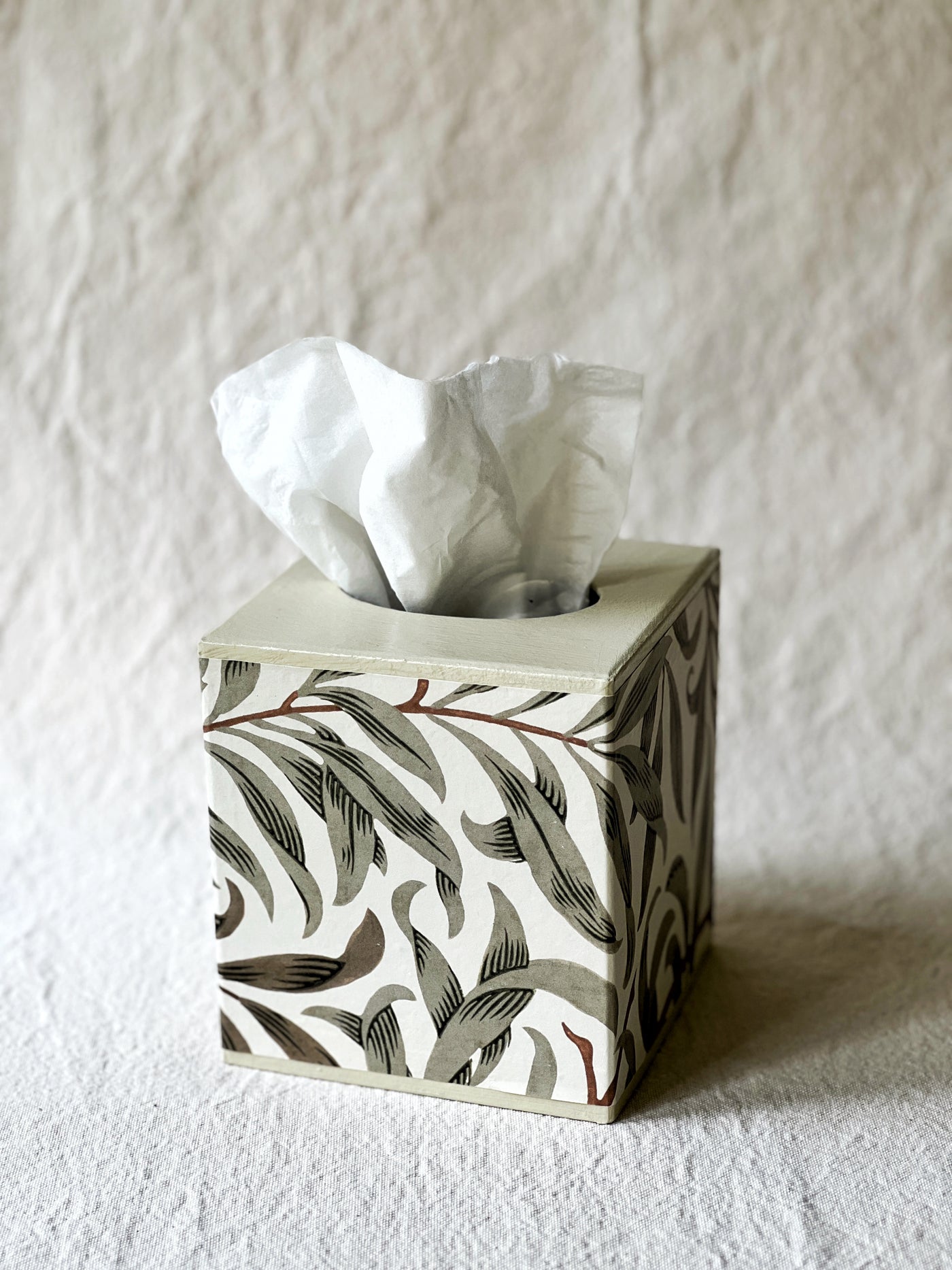 Handmade Morris Willow Tissue Box