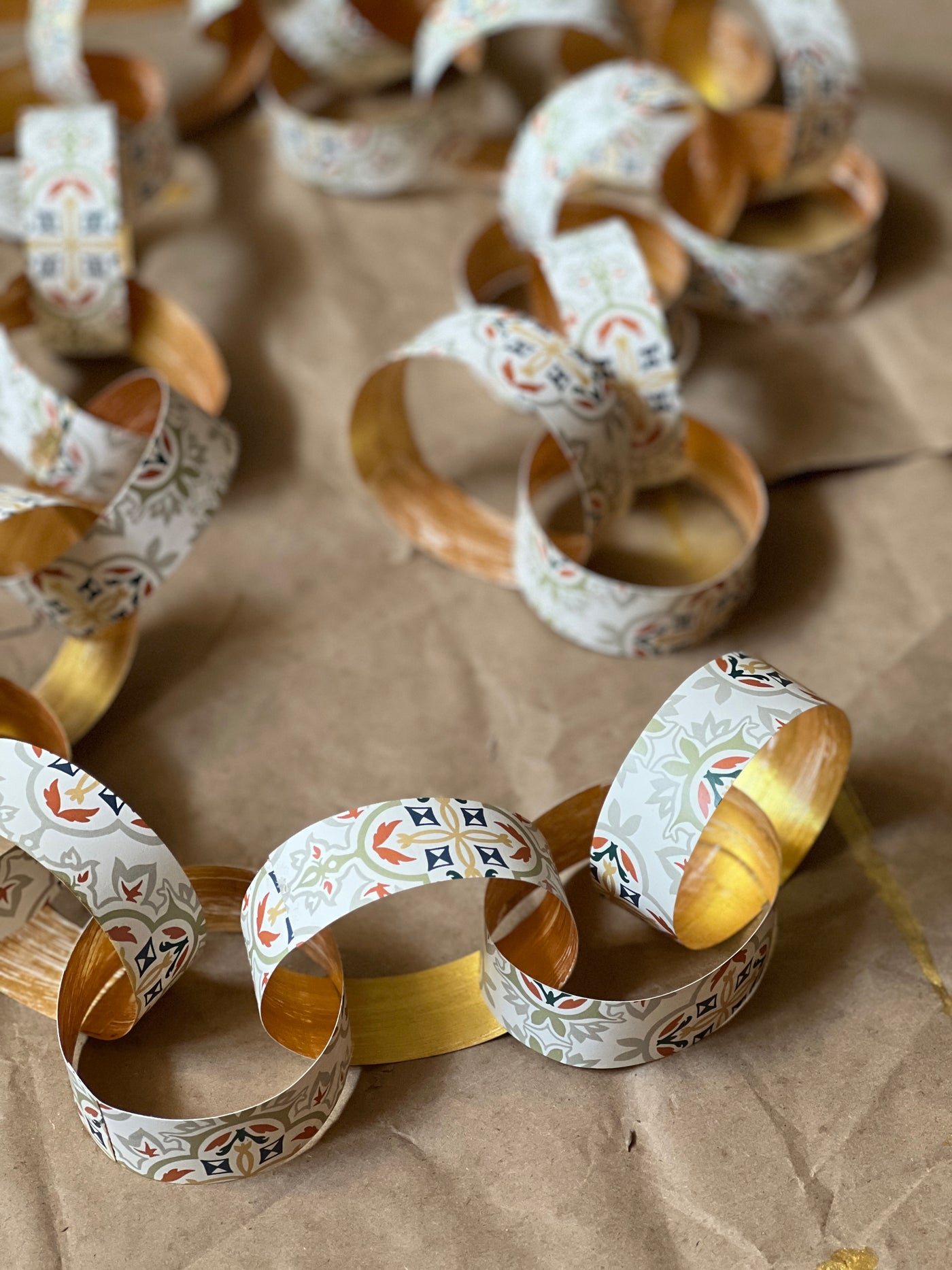 Light tones & Gold Paper Chain Kit